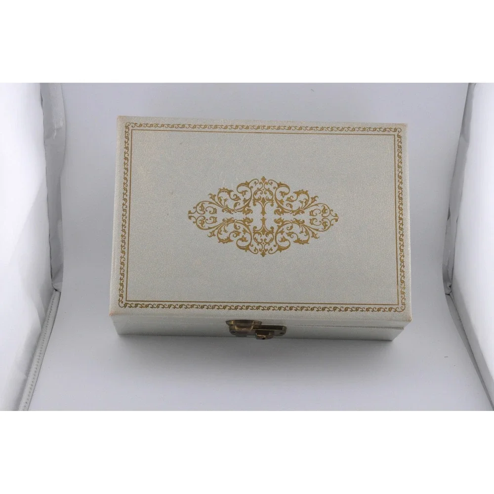 N/A vintage jewelry